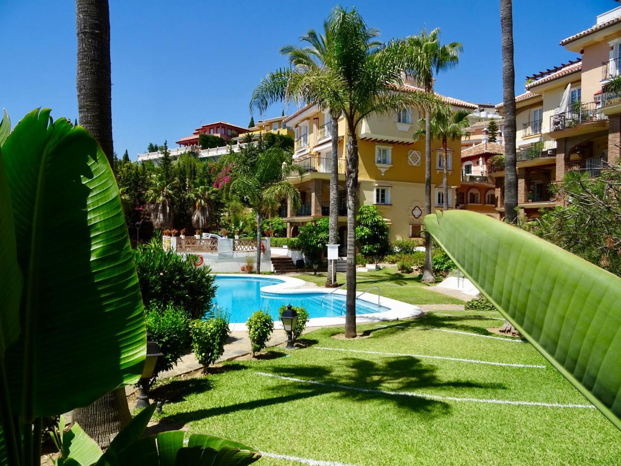 Semidetached Duplex Home At Puebla Aida, Mijas Golf With Pool, Golf And Sea Views Málaga Dış mekan fotoğraf